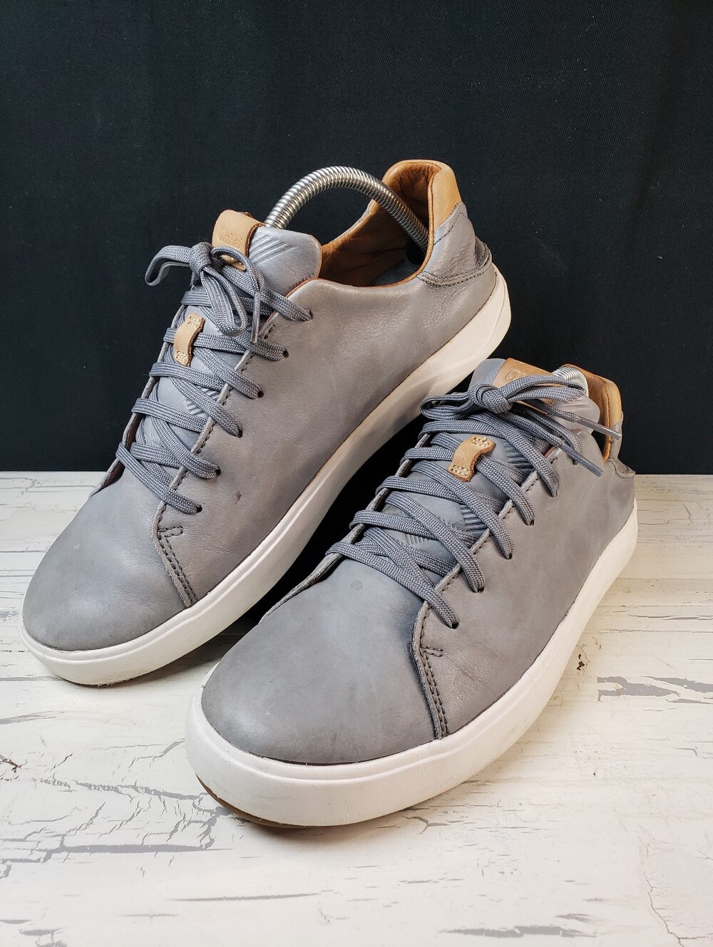 Olukai 'Lae'Ahi Li 'Ili' Leather Sneakers in Gray - Men's size 10 / Euro 43